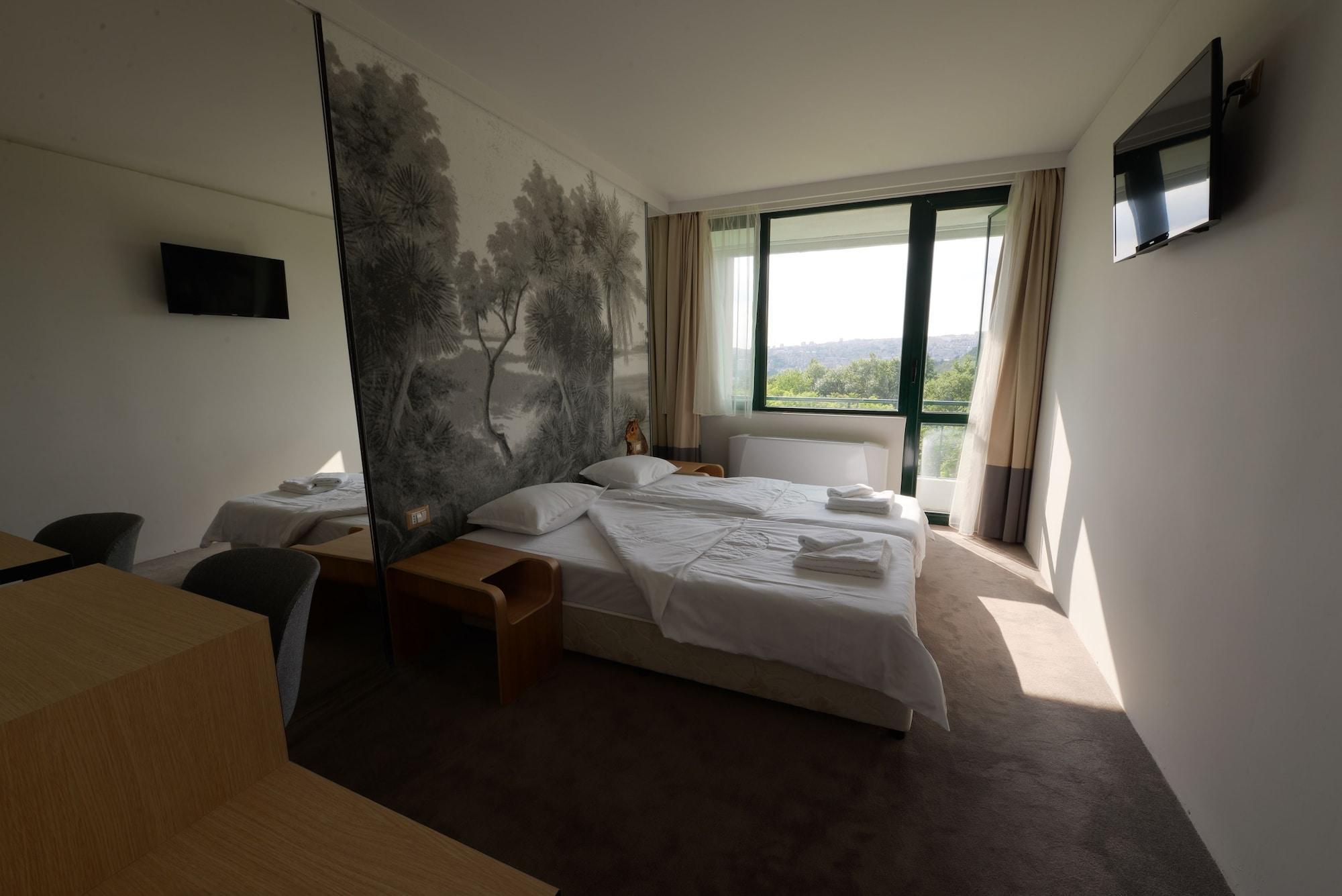 Park Hotel Raya Garden - Free Parking Veliko Tarnovo Exterior photo